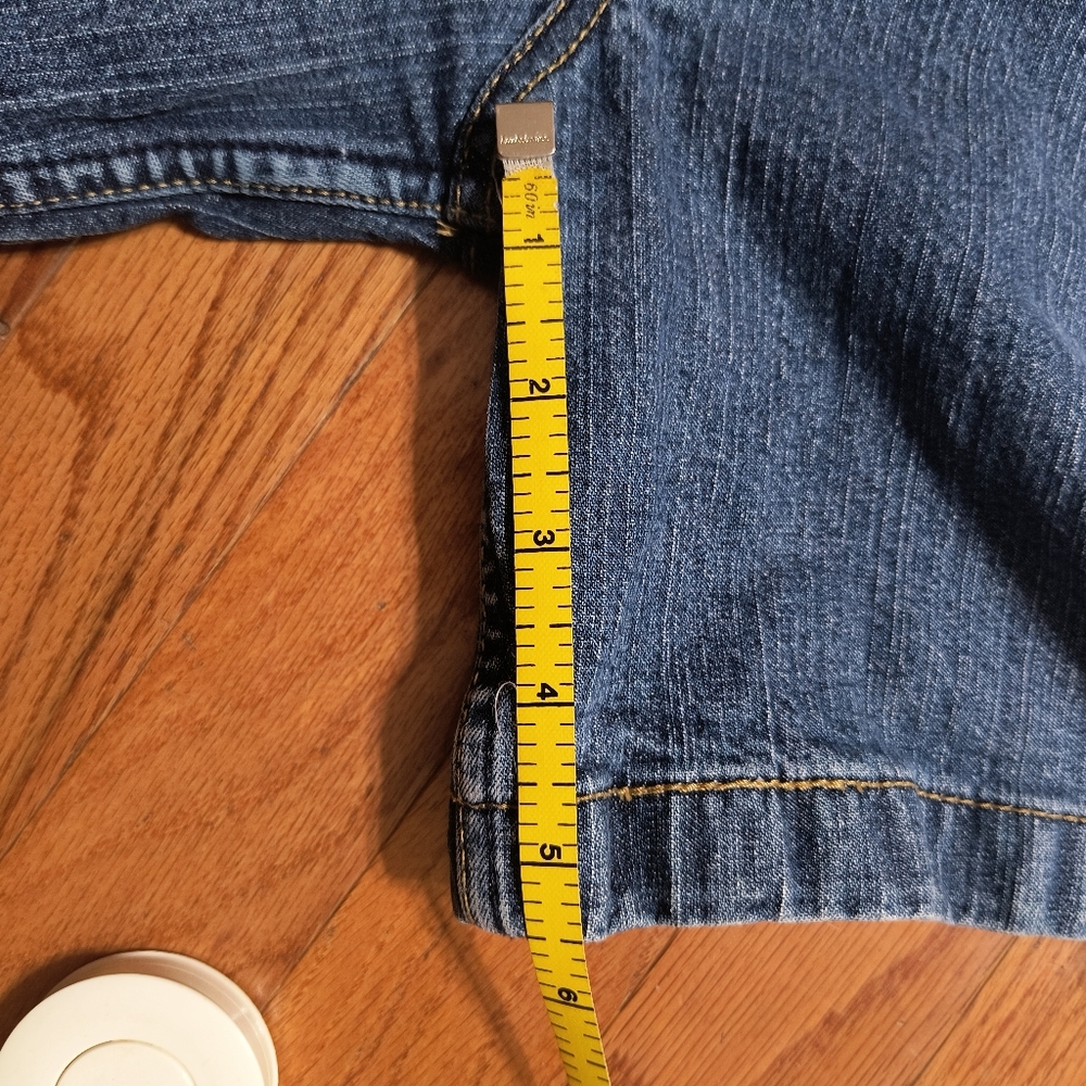 Pick 3/$10⭐ Levi Strauss stretch blue jean shorts, size women's/misses plus 16 - Picture 9 of 10